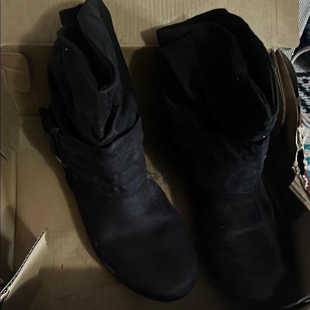 Arizona Jean Company Black Ankle Booties